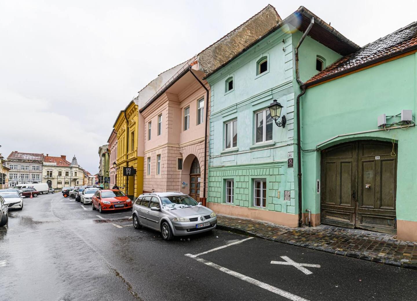 3 Min To Everything-Stylish-Modern-Old Fortress Brasov Ngoại thất bức ảnh